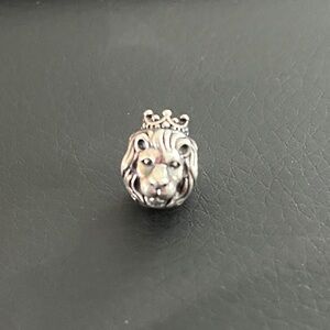 Silver Lion Head Pendant